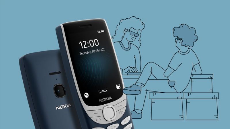 Nokia 8210 với màn hình to rõ, sắc nét