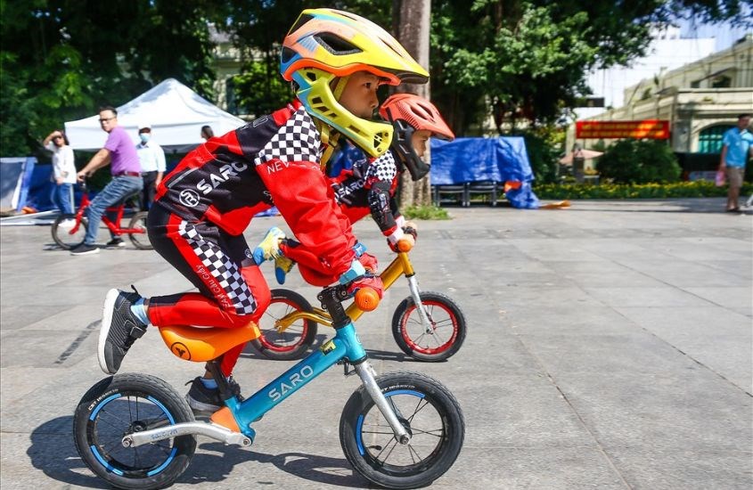 Xe chòi chân tăng cường sự tự tin Xe chòi chân tăng cường sự tự tin