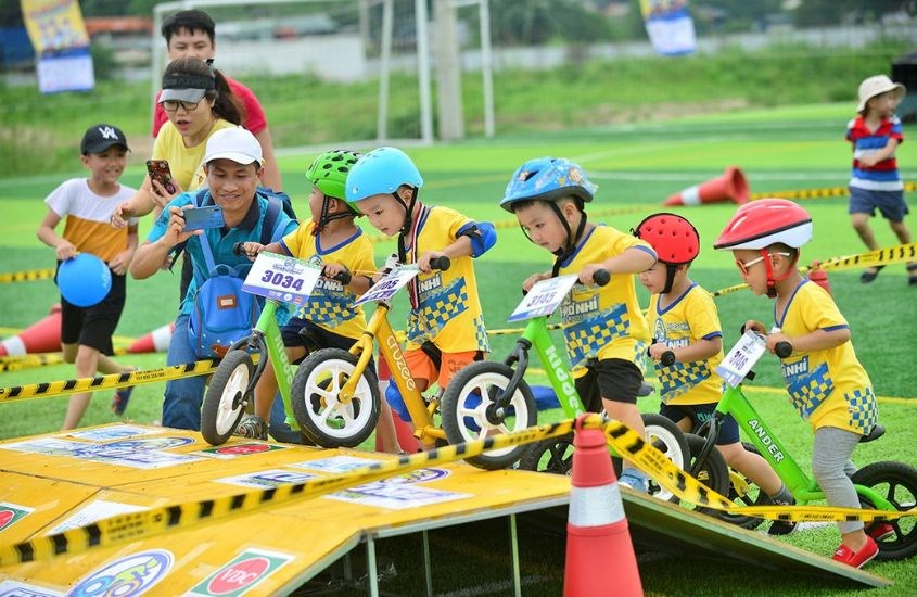 Xe chòi chân phát triển kỹ năng xã hội Xe chòi chân phát triển kỹ năng xã hội