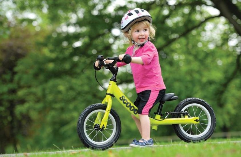 Xe chòi chân cải thiện khả năng tự lập Xe chòi chân cải thiện khả năng tự lập