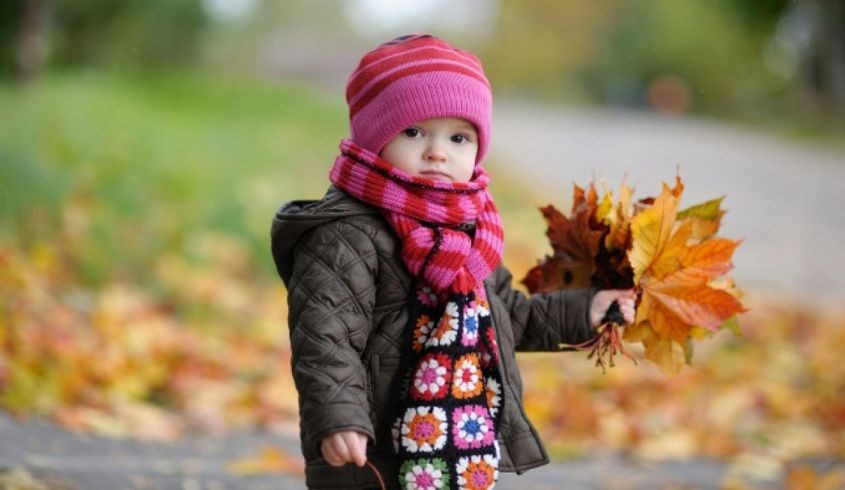 Cổ và họng con là bộ phận dễ bị lạnh Cổ và họng con là bộ phận dễ bị lạnh