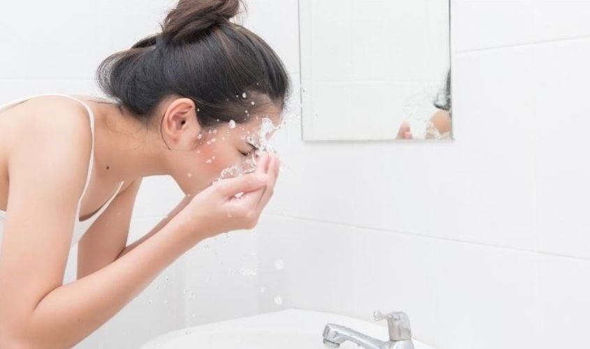 Rửa lại một lần nữa với nước