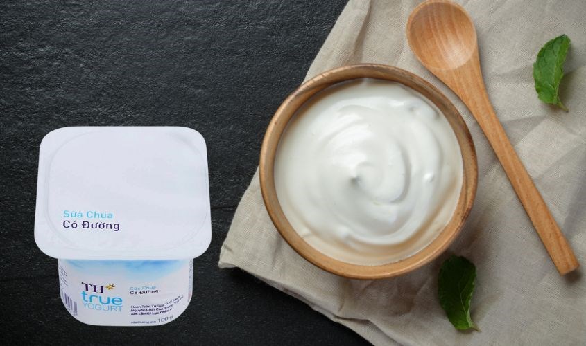 Lốc 4 hộp sữa chua có đường TH true YOGURT 100g