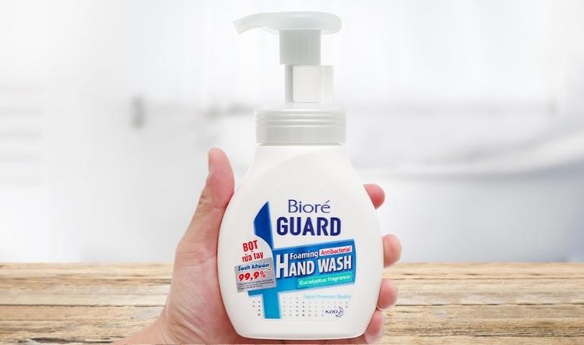 Sử dụng Bọt rửa tay Bioré hương khuynh diệp chai 250 ml