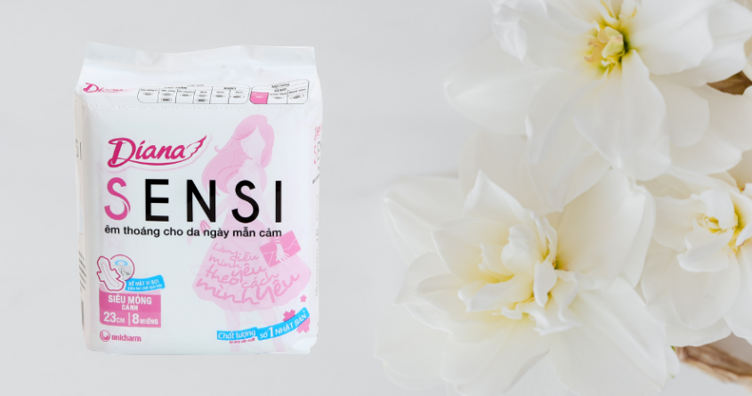 Băng vệ sinh ban ngày Diana Sensi khô thoáng có cánh 8 miếng