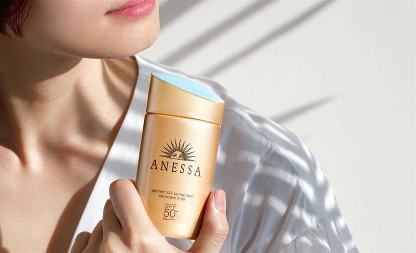Sữa chống nắng Anessa dưỡng da kiềm dầu 60 ml