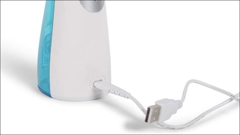 Nên sạc liên tục từ 12 - 15 tiếng khi mới sử dụng máy tăm nước lần đầu