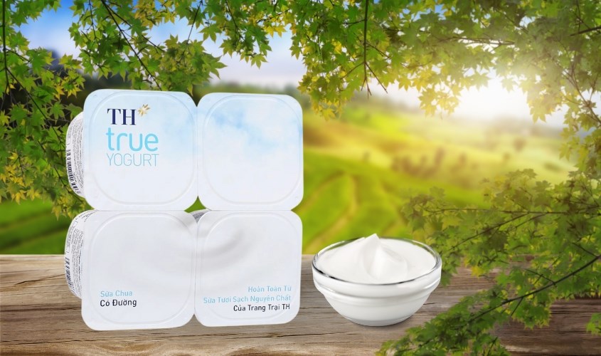 Lốc 4 hộp sữa chua có đường TH true YOGURT 100g (từ 1 tuổi)