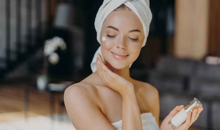 Sử dụng sữa dưỡng thể ngay sau khi tắm thì sẽ đạt được hiệu quả cao