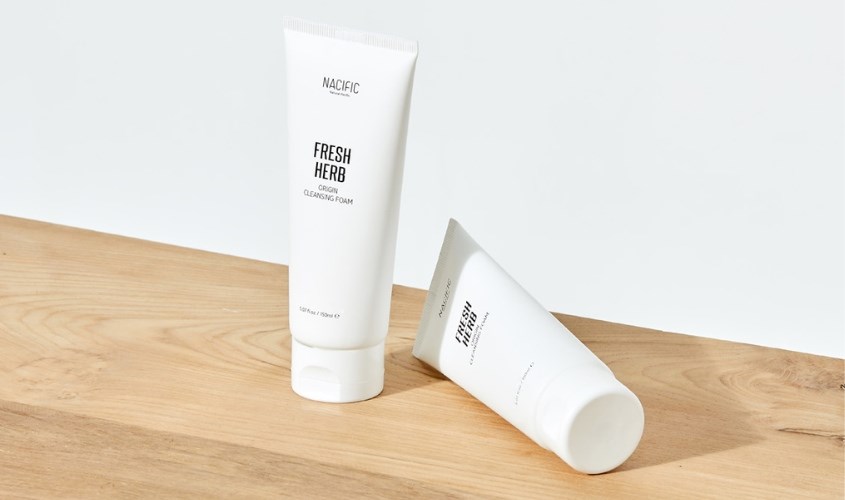 Sữa rửa mặt chiết xuất Hoa Cúc và Keo Ong Nacific Fresh Herb Origin 150 ml