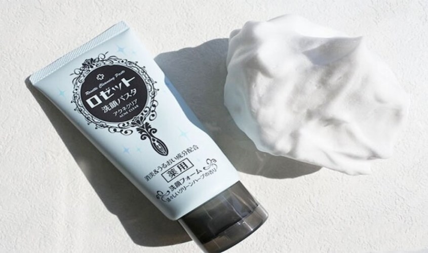 Sữa rửa mặt Rosette Cleansing Paste giúp làm sạch da hiệu quả
