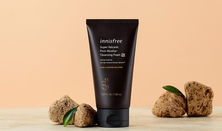 Sữa rửa mặt Innisfree Super Volcanic Pore Micellar 2X giúp loại bỏ hiệu quả các chất bẩn trên da