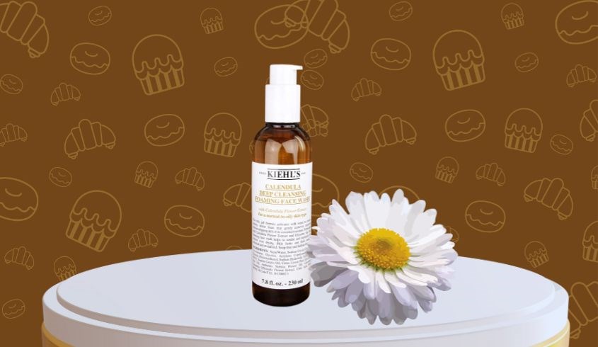 Tinh chất chanh trong sản phẩm giúp loại bỏ dầu thừa và sát khuẩn nhẹ nhàng