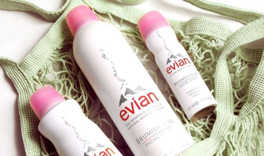 Xịt khoáng Evian