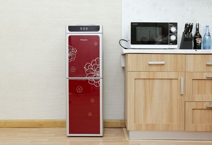 Cây nước nóng lạnh Kangaroo KG40N 600W với dạng âm bình nên bạn không cần úp ngược bình lên trên