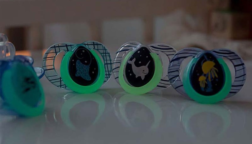 Bộ 2 ti ngậm dạ quang cho bé Tommee Tippee Night Time 6-18 tháng (vỉ đôi)