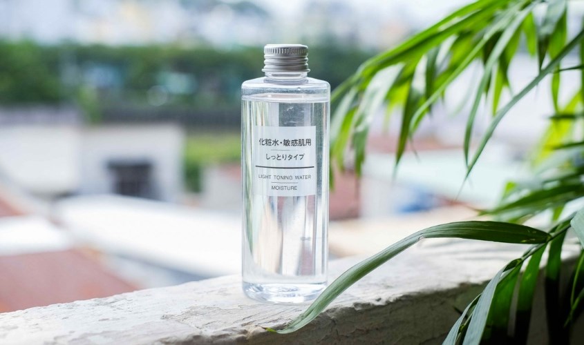 Toner Muji Light Toning Water