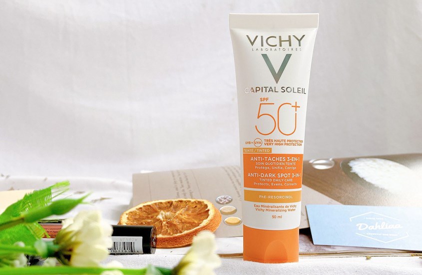 Kem chống nắng dưỡng da 3 trong 1 có màu Vichy Capital Soleil SPF 50+ PA++++ 50 ml