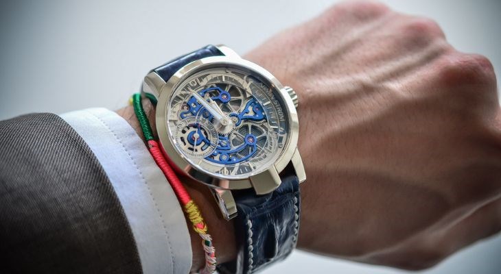 Nên mua smartwatch hay đồng hồ cơ? Loại nào phù hợp nhất với bạn?