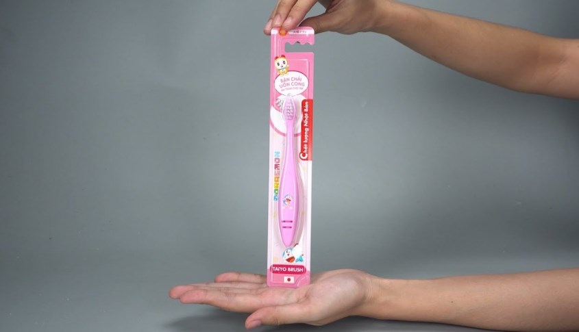 Bàn chải cho bé Taiyo Doraemon Baby Pink lông mềm