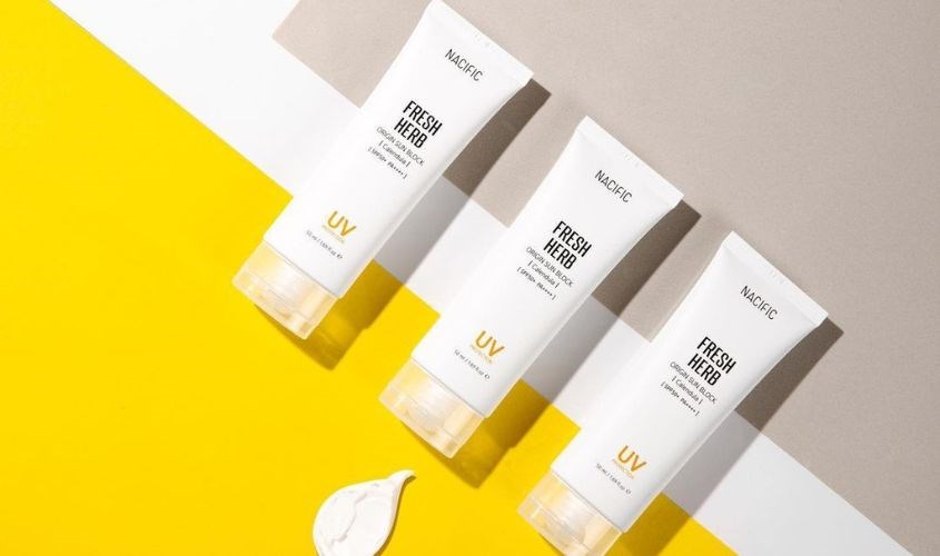 Kem chống nắng làm dịu và phục hồi da Nacific Fresh Herb SPF 50+ PA++++ 50 ml