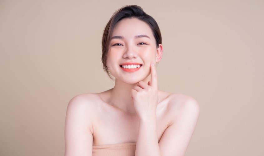 Tẩy tế bào chết body làm da đều màu và trắng sáng