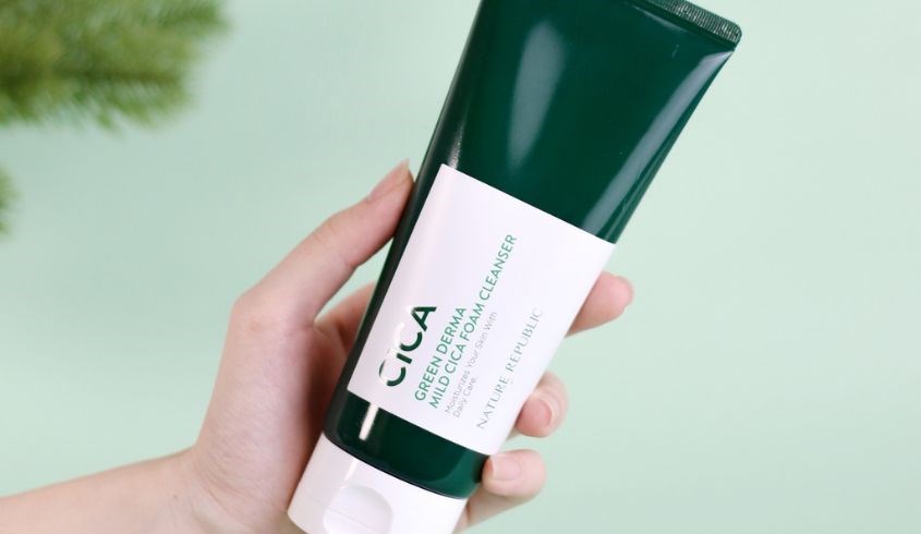 Sữa rửa mặt chiết xuất Keo Ong và Rau Má Nature Republic Green Derma Mild Cica 150 ml