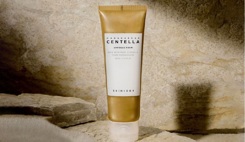 Sữa rửa mặt chiết xuất Rau Má Skin1004 Madagascar Centella Ampoule Foam 125 ml