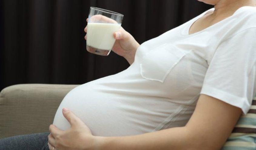 Mẹ bầu uống sữa bầu Morinaga sau bữa sáng, trước khi đi ngủ Mẹ bầu uống sữa bầu Morinaga sau bữa sáng, trước khi đi ngủ