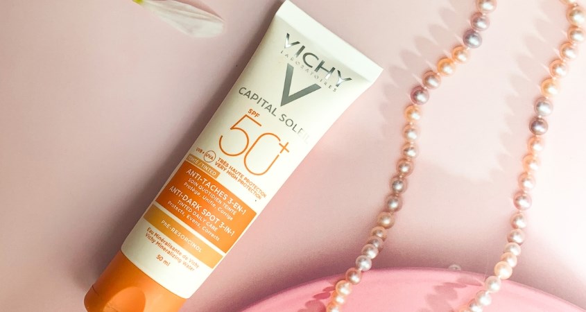 Kem chống nắng dưỡng da 3 trong 1 có màu Vichy Capital Soleil SPF 50+ PA++++ 50 ml