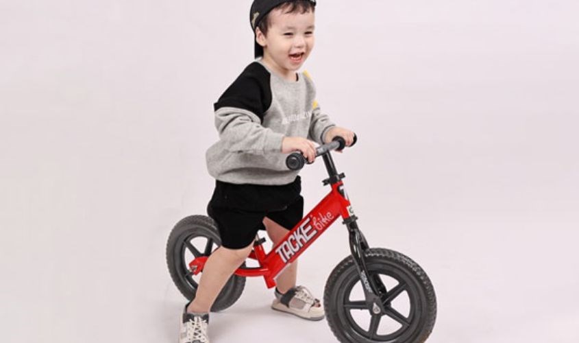 Chọn xe phù hợp với độ tuổi và chiều cao của bé