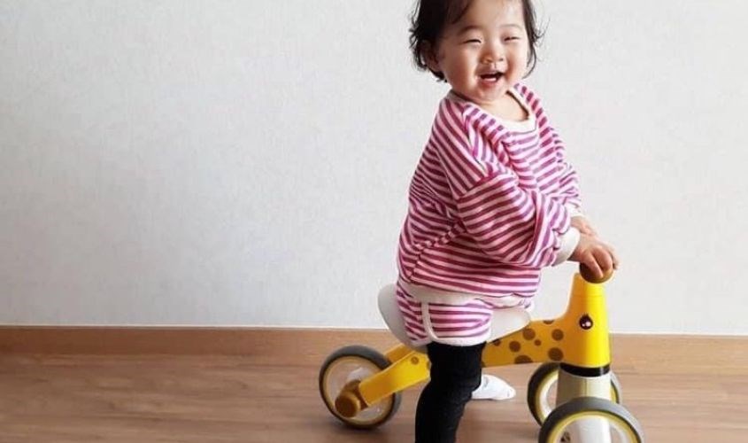 Bé từ 1 - 4 tuổi đi được xe chòi chân