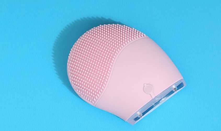 Máy rửa mặt và massage Halio Baby Pink