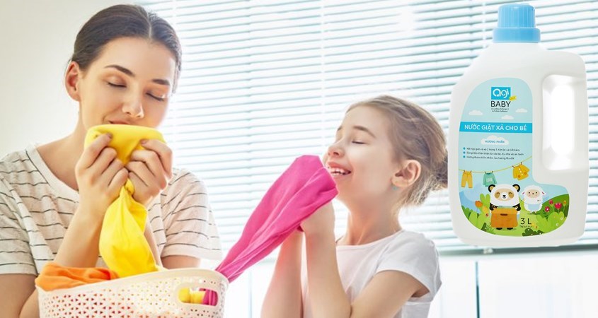 Nước giặt xả quần áo cho bé Agi Xanh hương phấn can 3 lít