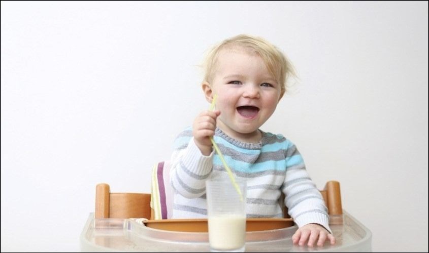 Sữa bột Dutch Lady Complete Cung cấp đủ các dưỡng chất thiếu yếu