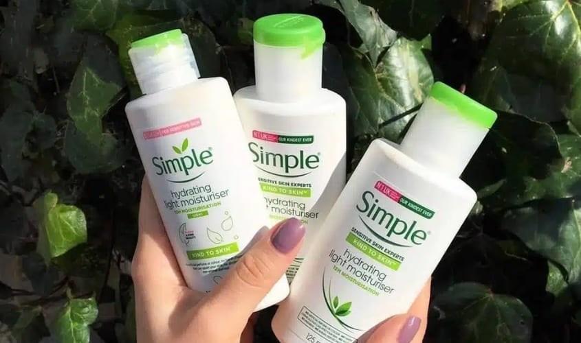 Kem dưỡng ẩm Simple Kind to Skin Hydrating Light Moisturiser