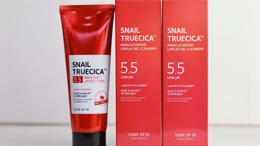 Sữa rửa mặt chiết suất ốc sên Some By Mi Truecica Miracle Repair 100 ml