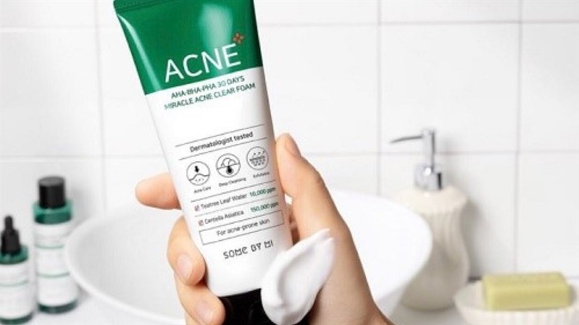 Sữa rửa mặt làm dịu da mụn, da kích ứng Some By Mi Aha-Bha-Pha 30 Days Miracle