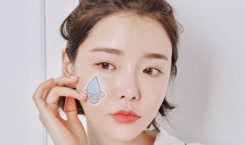 Trong sữa có chứa nhiều protein, enzyme và axit lactic cung cấp độ ẩm cho da 