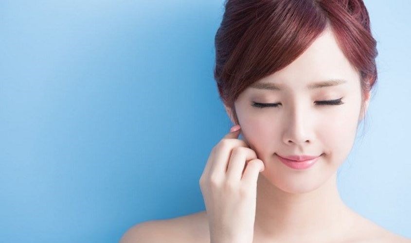 Sữa tươi không đường giúp làm giảm bớt các dấu hiệu về lão hóa da mang tới một làn da tươi trẻ, mịn màng