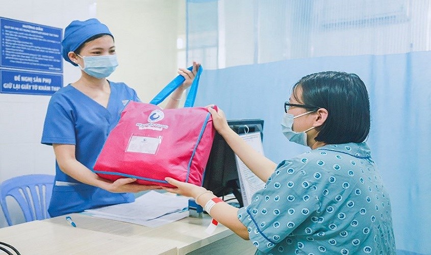 Bạn có thể đăng kí sử dụng túi tiện ích dành cho mẹ khi đi sinh tại bệnh viện Từ Dũ.