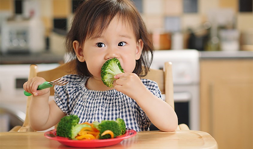 Cho trẻ ăn với liều lượng vừa phải