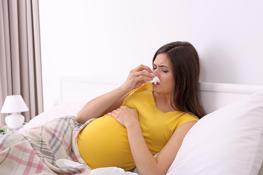 Viêm xoang có thể khiến mẹ bầu bị đau đầu