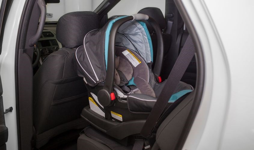 Ghế quay mặt về phía sau