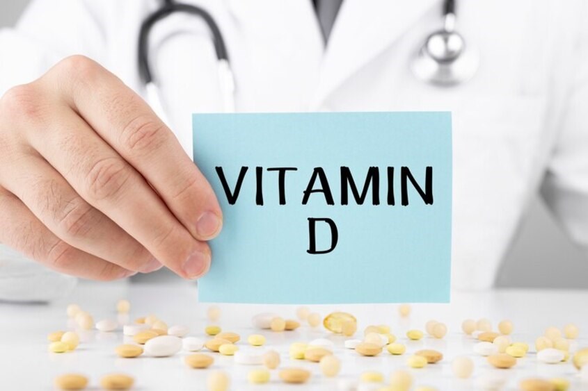 Ba mẹ không nên cho trẻ dùng vượt mức vitamin D quy định trong nhiều ngày. Ảnh: freepik