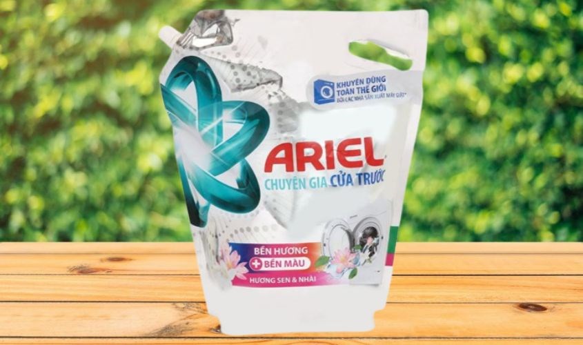 Nước giặt Ariel hương sen nhài thơm mát Nước giặt Ariel hương sen nhài thơm mát