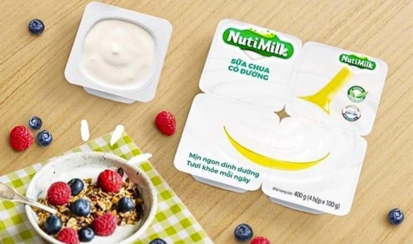 Lốc 4 hộp sữa chua có đường Nutimilk 100g