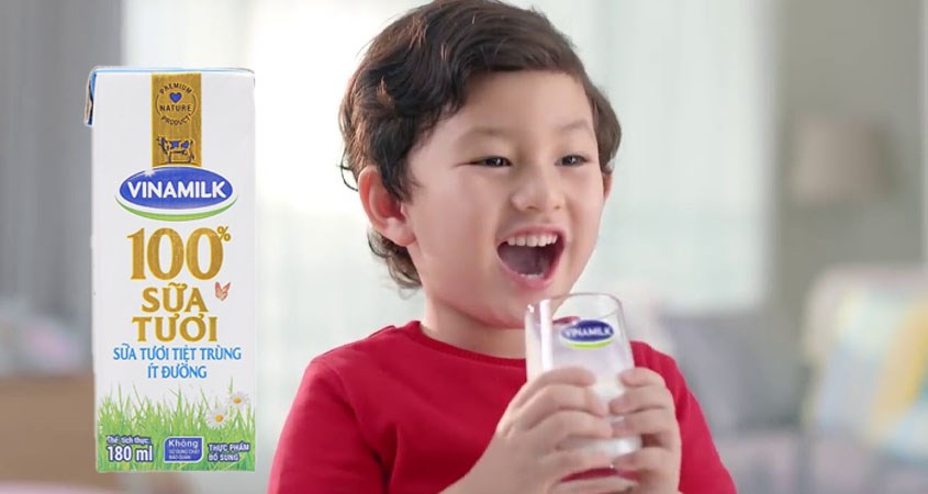 Lốc 4 hộp sữa tươi Vinamilk ít đường 180 ml