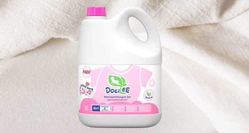 Nước giặt xả quần áo cho bé Docilee Hồng hương Loving Song can 3 lít Nước giặt xả quần áo cho bé Docilee Hồng hương Loving Song can 3 lít