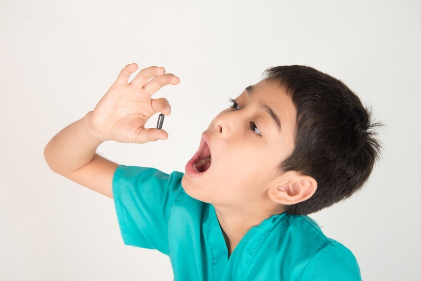 Sử dụng kháng sinh không đúng cách là nguyên nhân chính của tình trạng kháng kháng sinh ở trẻ